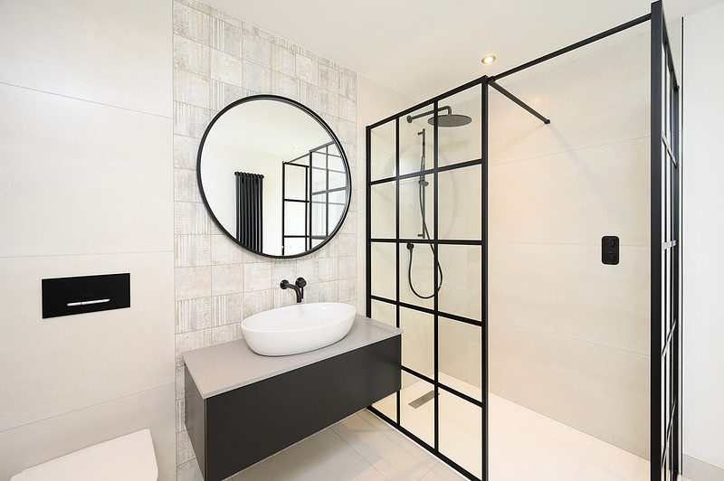 Contemporary bathroom.